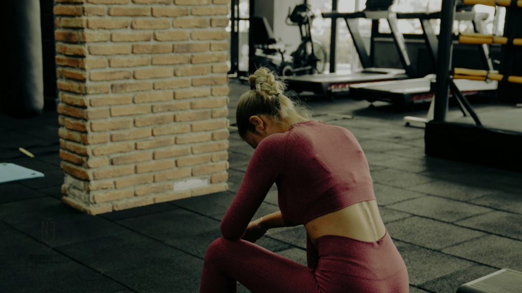 Meisje weinig motivatie in de sportschool