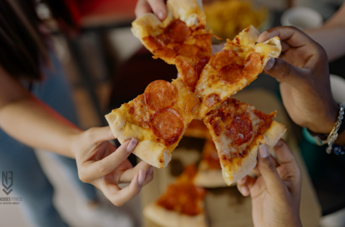 pizza met vrienden terugval na slechte dag voorkomen